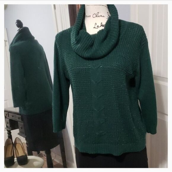 Green sweater   - Picture 2 of 2